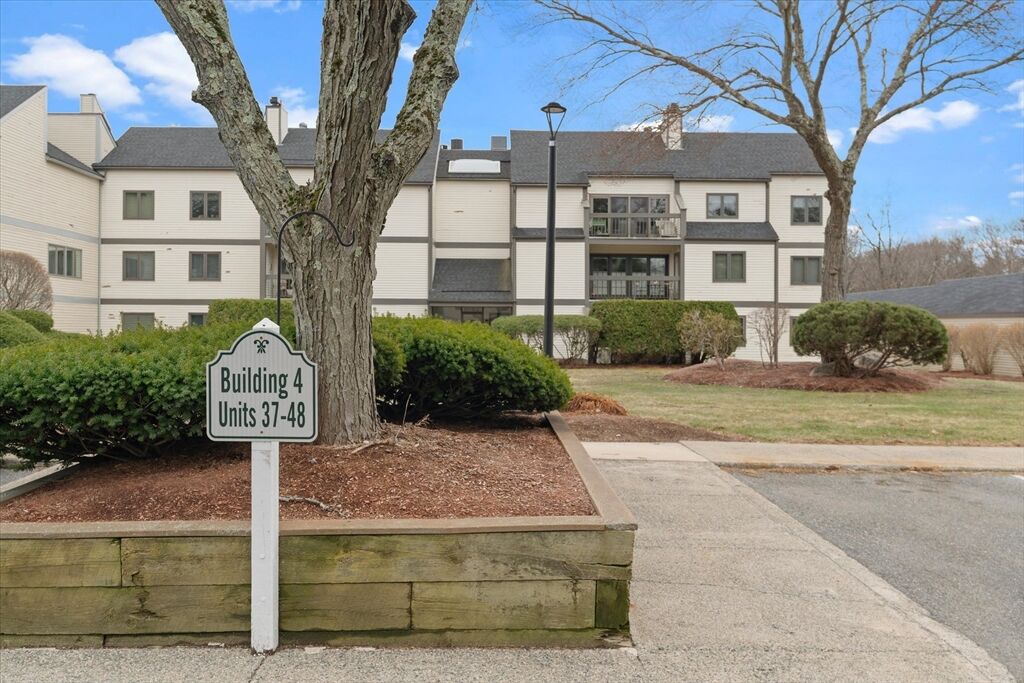 Property Photo:  1100 Salem Street 46  MA 01940 