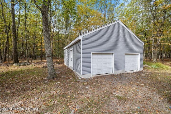 Property Photo: 3206 Tulip Lane PA 18302