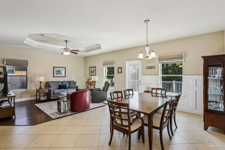 Property Photo: 1806 Coast Ct FL 32563