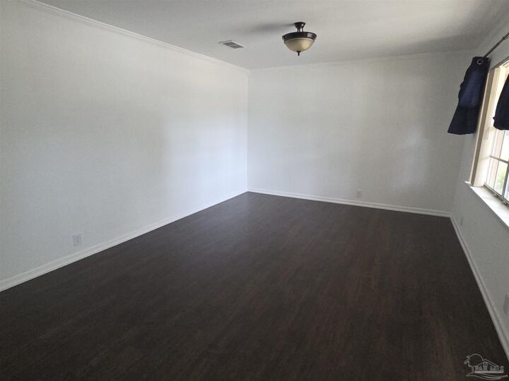 Property Photo: 4304 Bishop St FL 32503