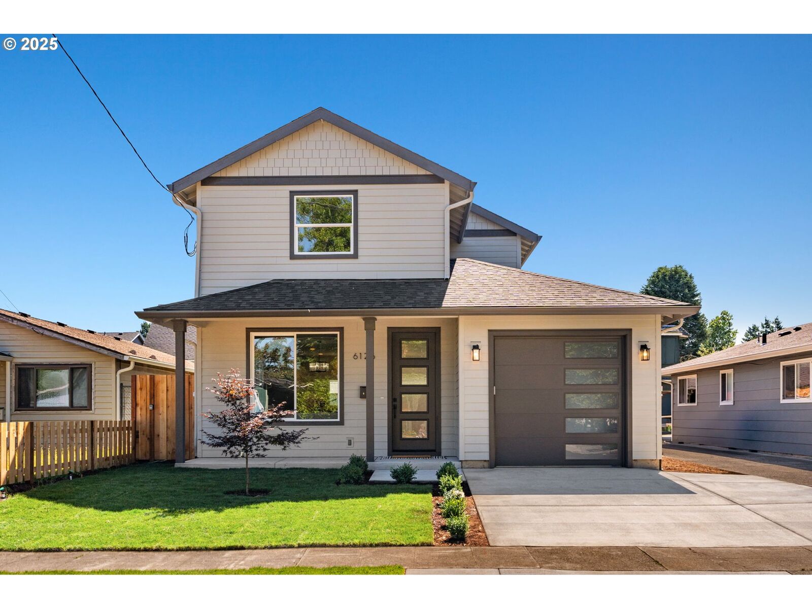 Property Photo:  6126 SE 86th Ave  OR 97266 