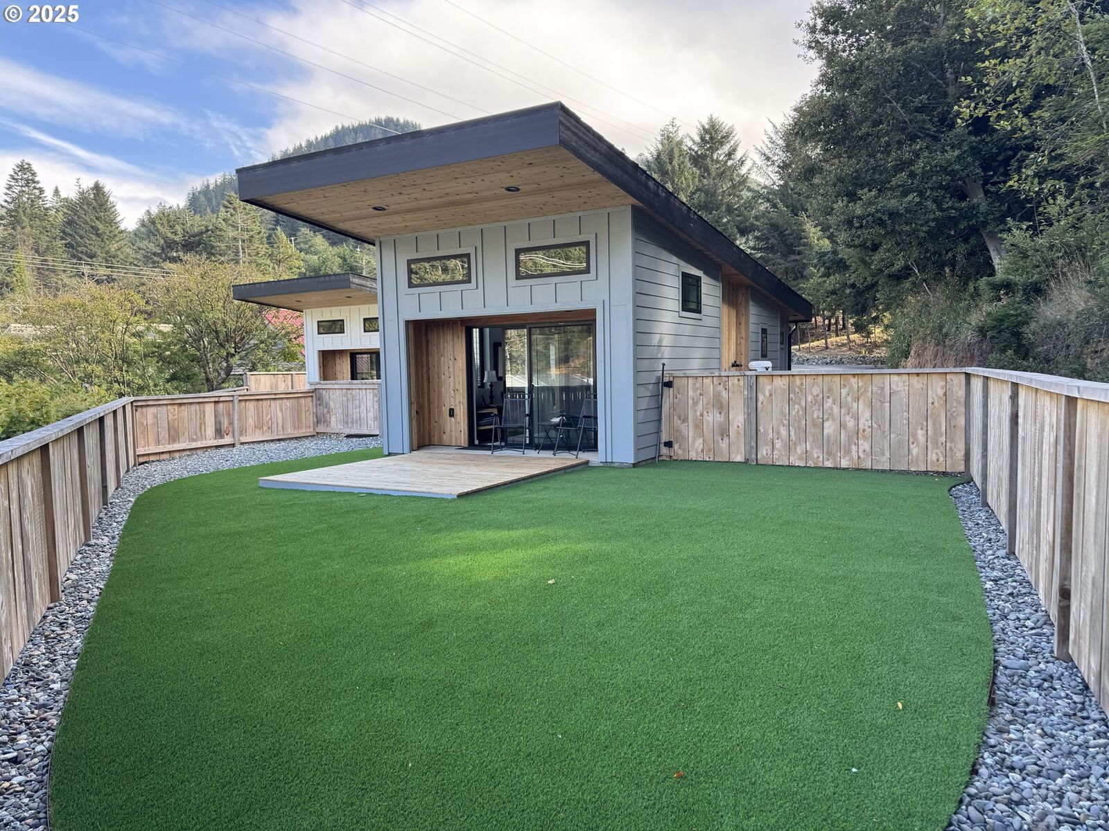 Property Photo:  94252 11th St  OR 97444 