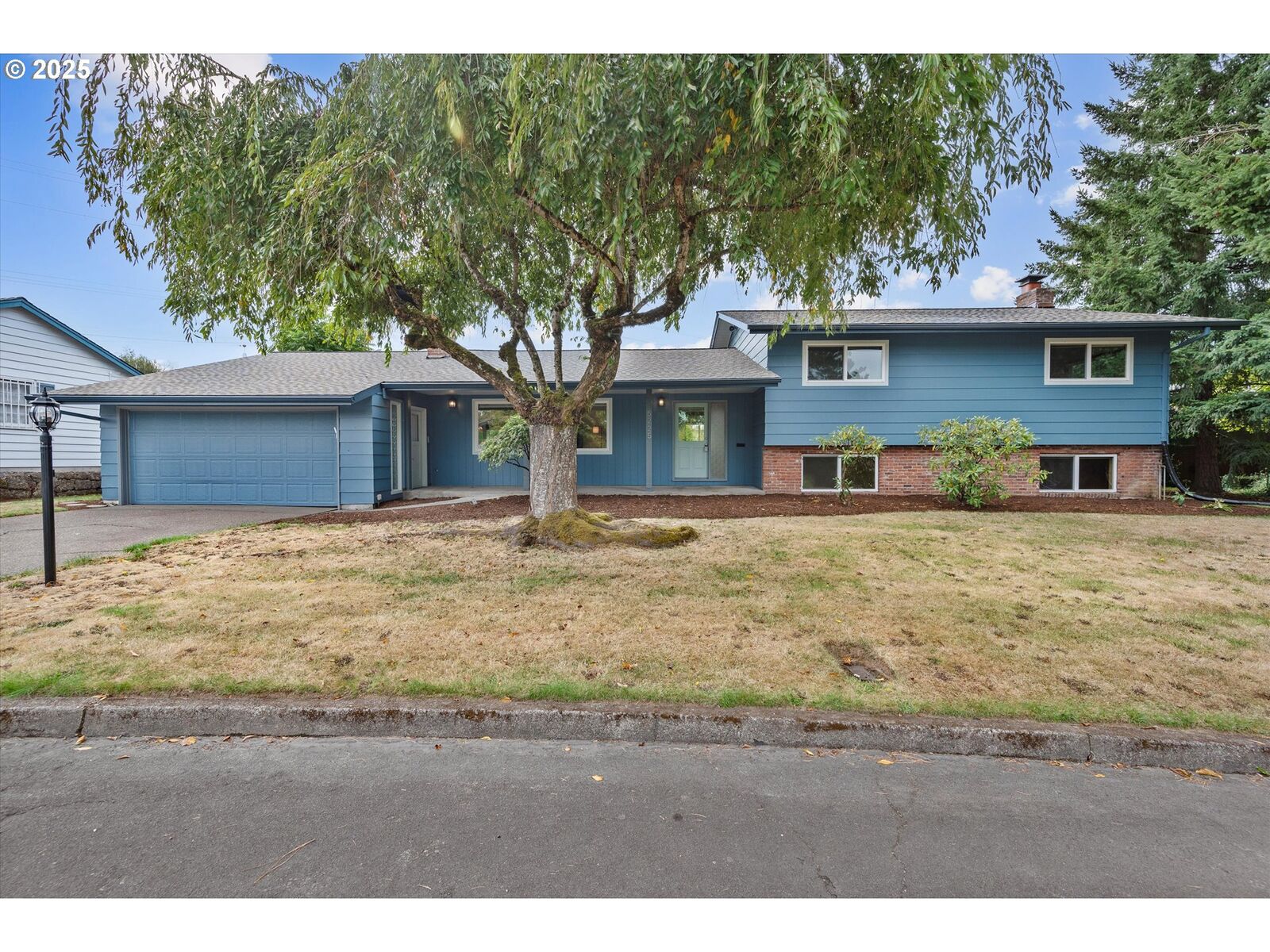 Property Photo:  5225 SE 35th Ave  OR 97202 