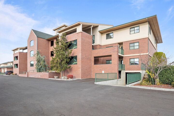 Property Photo:  300  Columbia Point Drive D101  WA 99352 