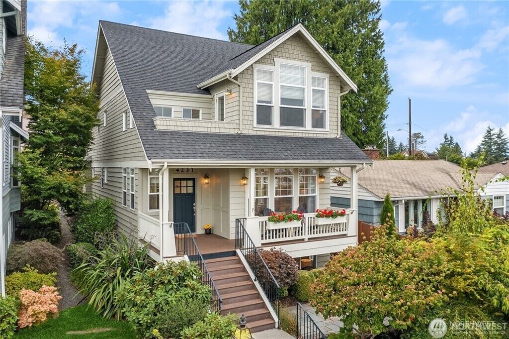 Property Photo:  4231  Williams Avenue W  WA 98199 