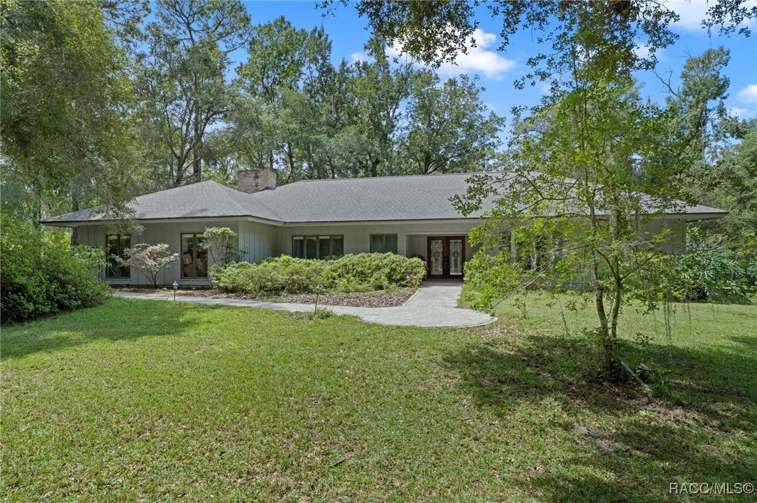 Property Photo:  22347 Golden Retriever Lane  FL 34601 