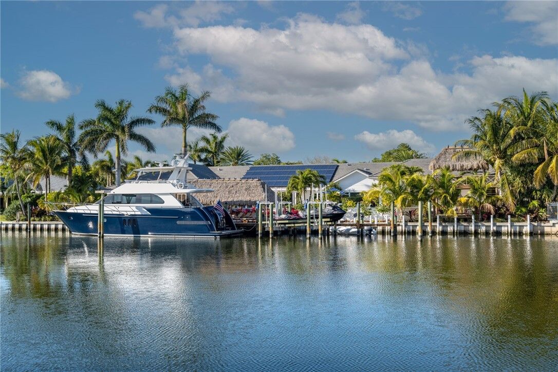 Property Photo: 2105 Windward Way FL 32963