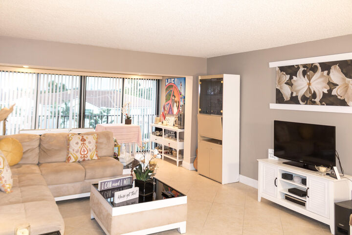 Property Photo:  4100 Tivoli Court 301  FL 33467 