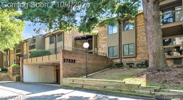 27333 Arborway Road 37  Southfield MI 48033 photo