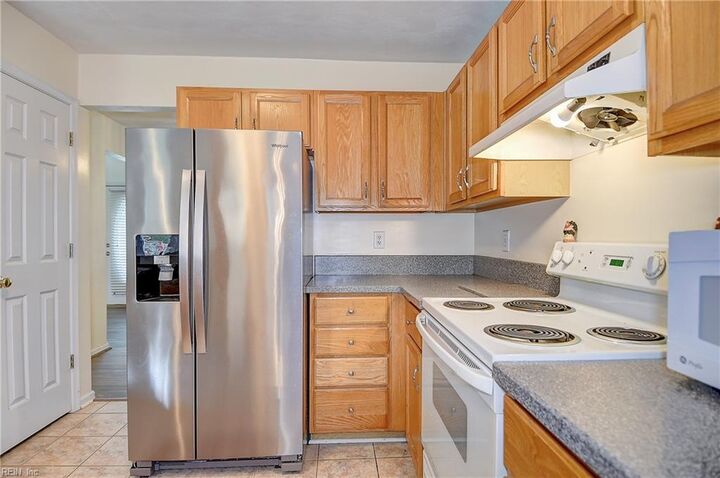 Property Photo: 103 Woodlake Ter VA 23434