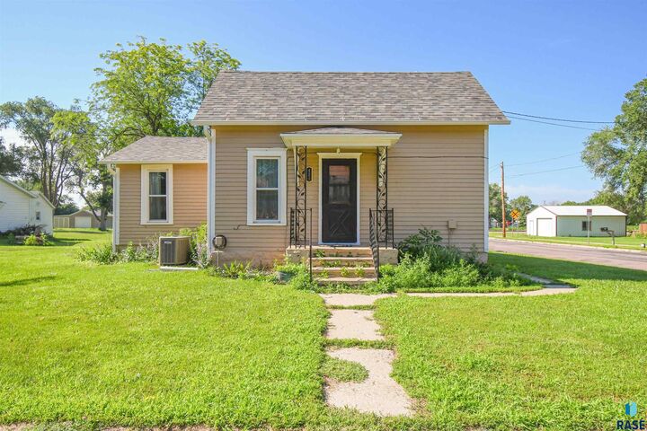 421 W 7th St  Canton SD 57013 photo