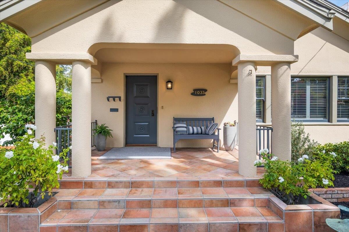 Property Photo:  1033 Guinda  CA 94301 