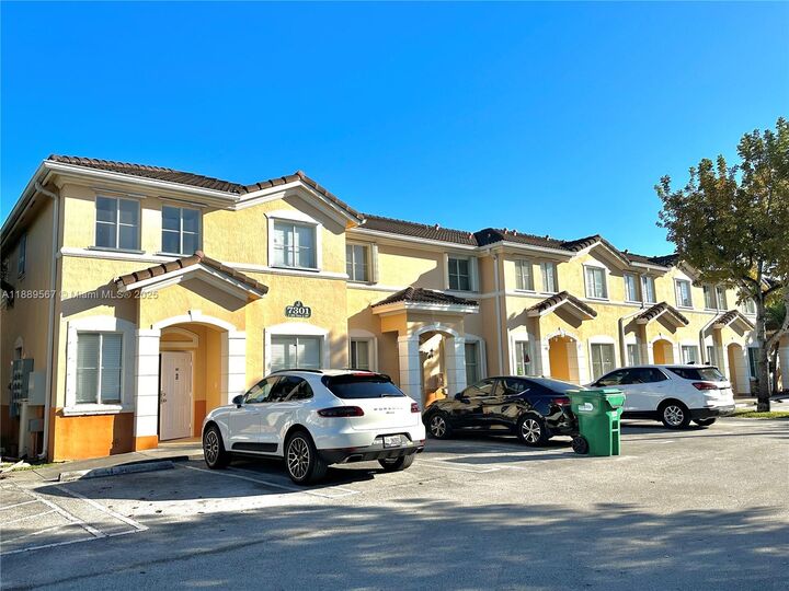 7301 NW 174th Ter 100  Hialeah FL 33015 photo