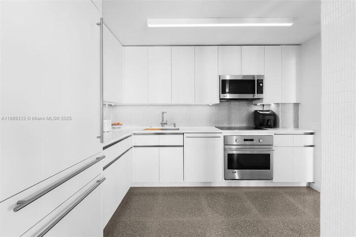 Property Photo: 5 Island Ave 5D FL 33139