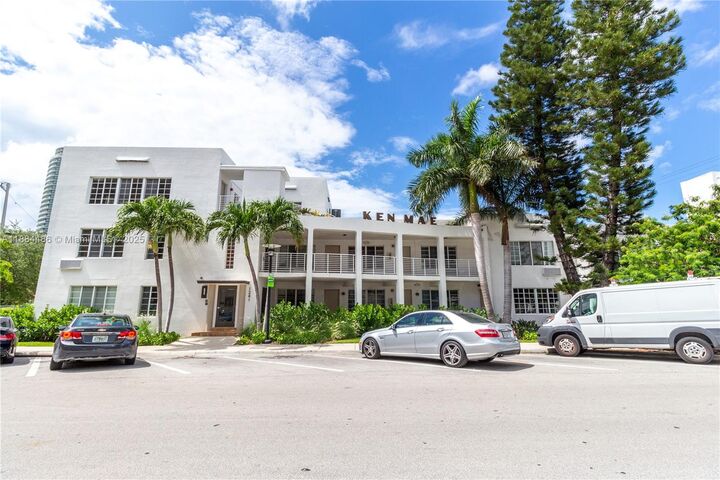 Property Photo: 1241 14th St 9 FL 33139