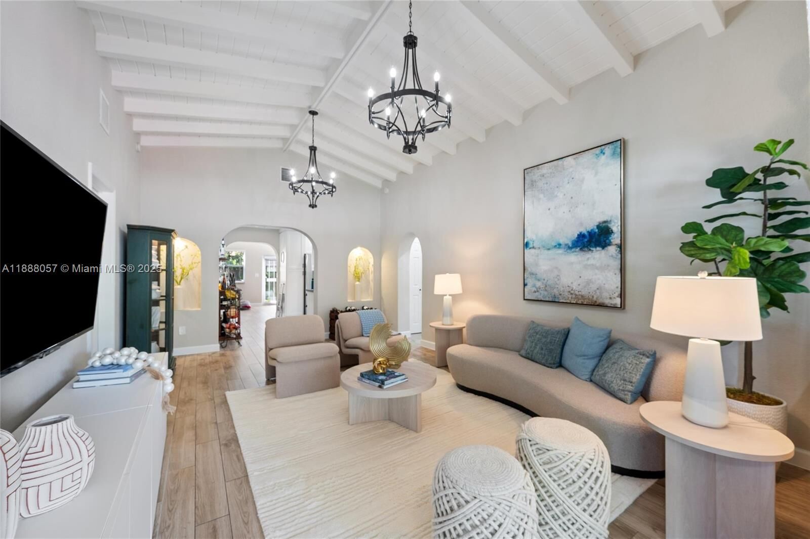 Property Photo: 1020 SW 22nd St FL 33129