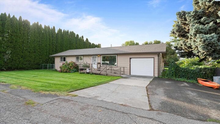 Property Photo: 5820 W Park Place WA 99301