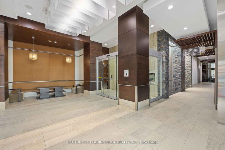 Photo de la propriété:  330 Burnhamthorpe Road W 1506  ON L5B 0E1 