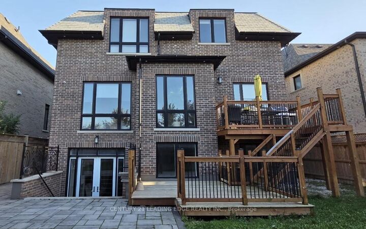 Property Photo: 26 Moore Park Avenue ON M2M 1M9