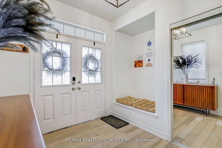 Property Photo:  918 Savoline Boulevard  ON L9T 0Z4