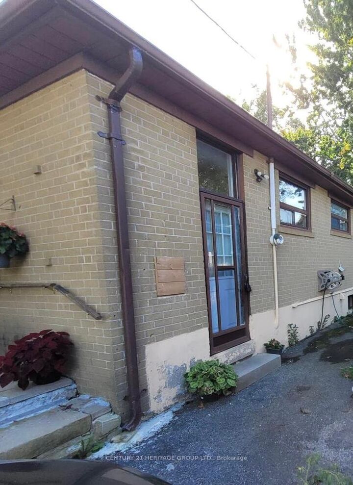 26 Richardson Drive Basement  Aurora ON L4G 1Z1 photo