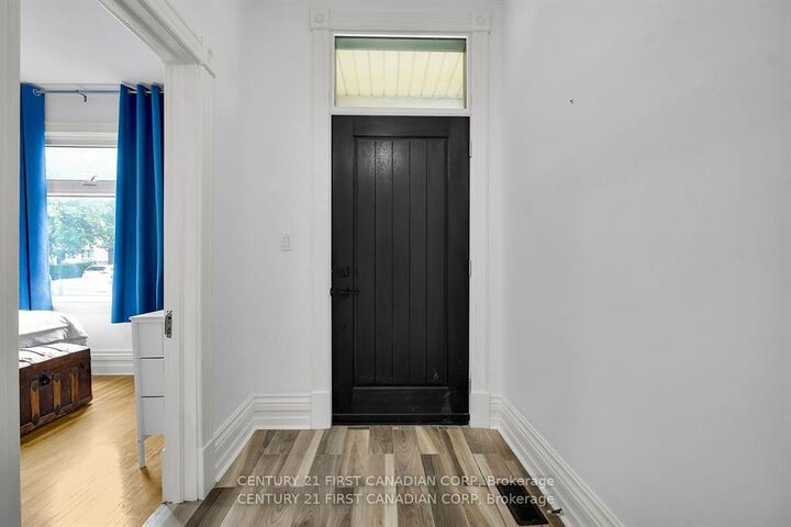 Property Photo:  453 Quebec Street  ON N5W 3Y4