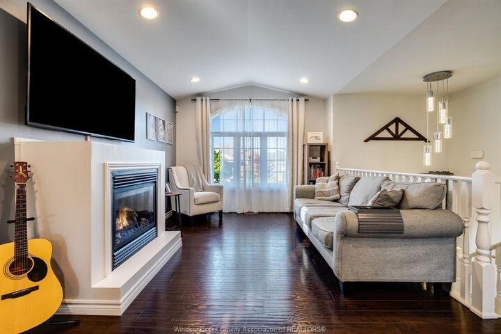 Property Photo:  1132 Ivanhill  ON N8P 0B5 
