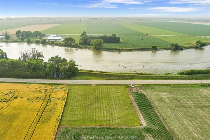 5208 Tecumseh Line  Chatham-Kent ON N0P 2L0 photo