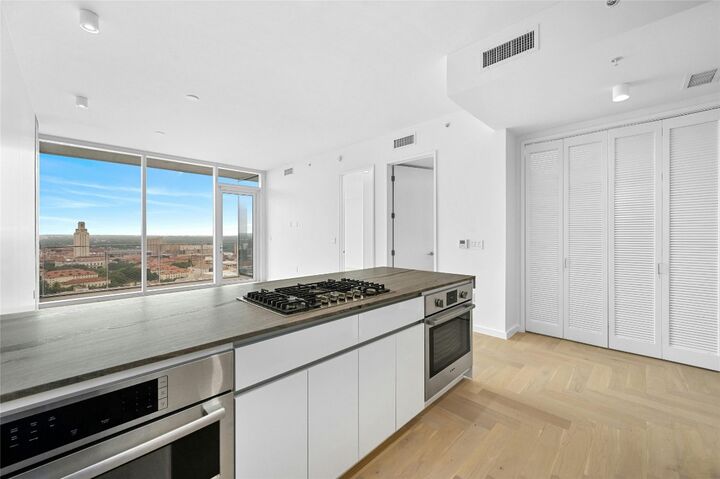 Property Photo:  313 W 17th Street 1702  TX 78701 