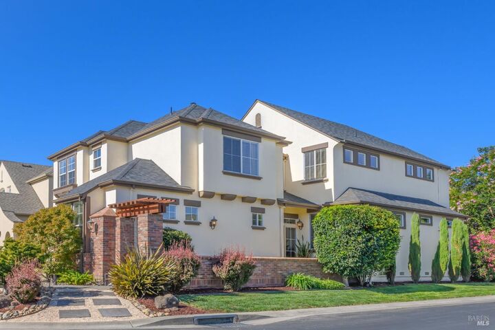 Property Photo: 2 Wedgewood Court CA 94954