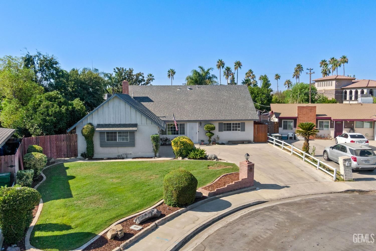 Property Photo: 4117 Erin Court CA 93309