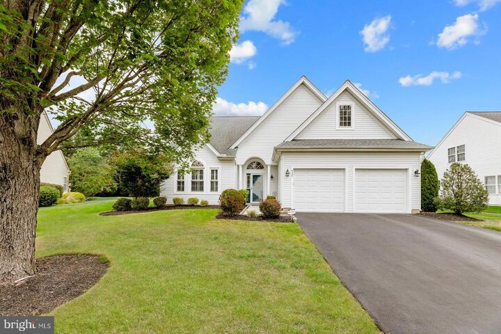 Property Photo: 430 Homestead Circle PA 18976