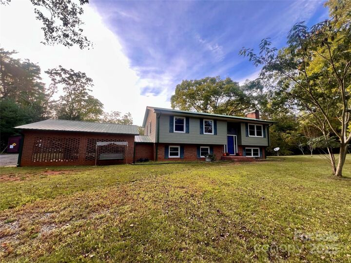 Property Photo: 3788 Fish Hatchery Road NC 28655