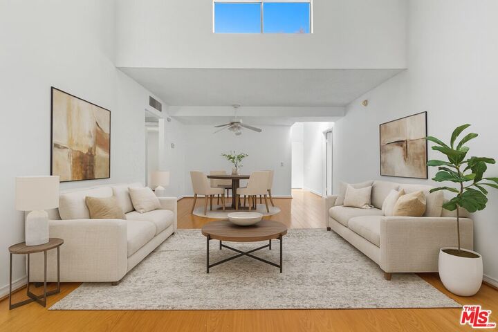 Property Photo: 18350 Hatteras St CA 91356