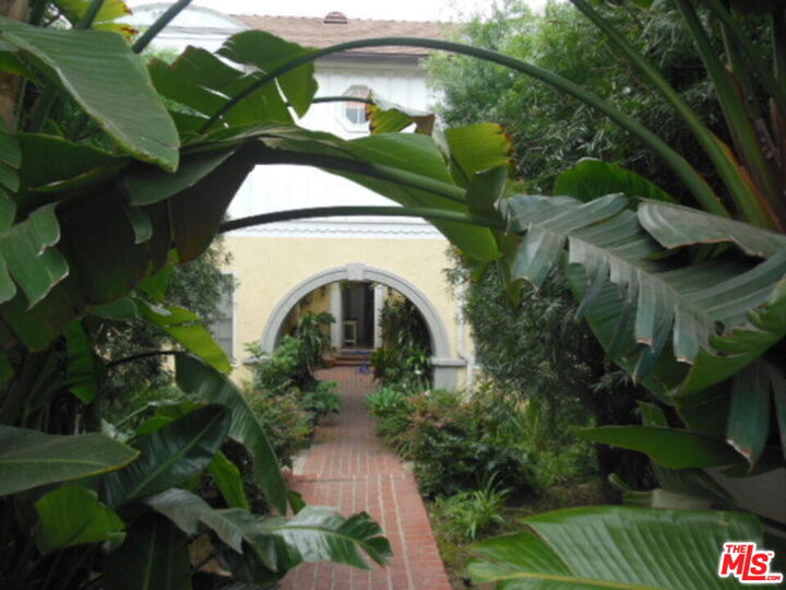 9066 Shoreham Dr  Los Angeles CA 90069 photo