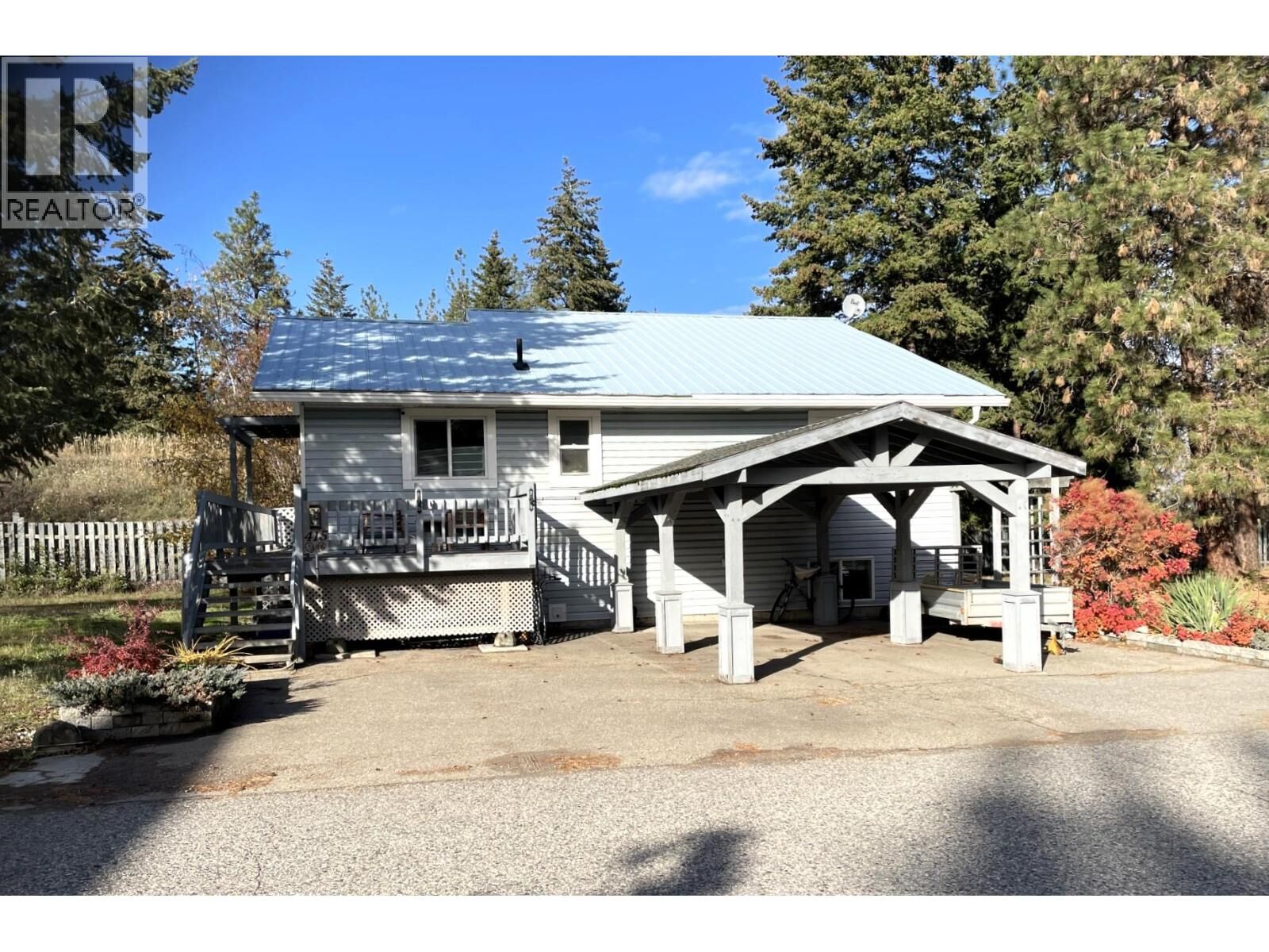 Property Photo: 415 Hummingbird Avenue BC V1H 2A1