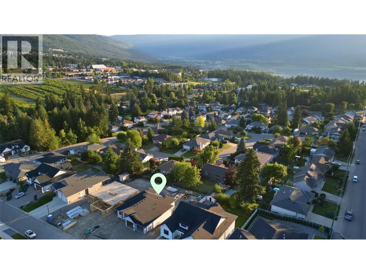 Property Photo: 1905 35 Street Northeast BC V1E 1M9