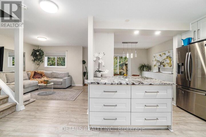 Photo de la propriété: 13 Willowview Way ON K2J 2P7