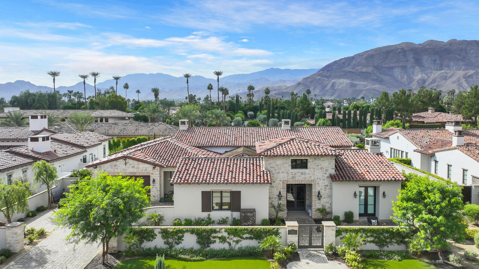 Property Photo: 5 Via L'Antico CA 92270