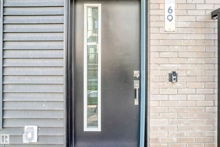 Property Photo:  50 Ebony Boulevard 69  AB T8H 2X4 