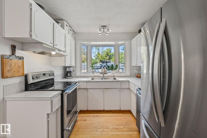 Property Photo:  18 Burnham Avenue  AB T8N 0A7 