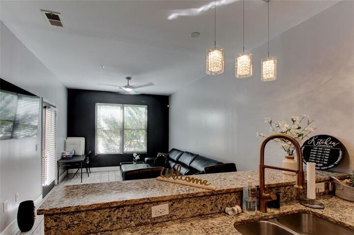 Property Photo: 870 Mayson Turner Road NW Unit 1102 GA 30314