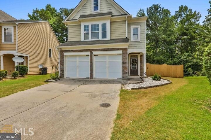 Property Photo: 6098 Allpoint Way GA 30213