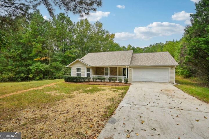 Property Photo: 105 Highgrove Drive GA 30016