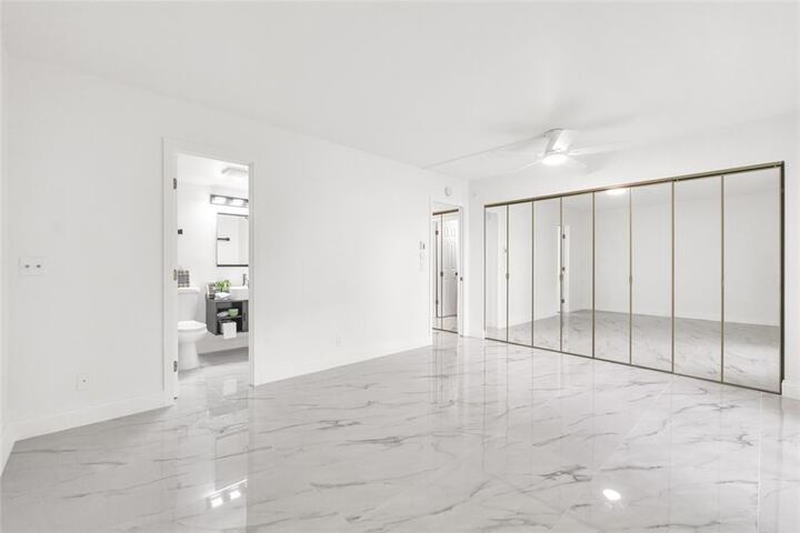 Property Photo: 242 Tilford L FL 33442