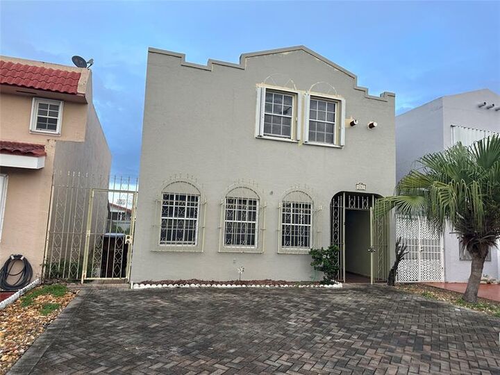 Property Photo: 4281 W 10th Ct FL 33012