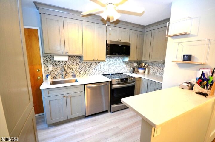 Property Photo: 5 Stone Hill Rd NJ 07081