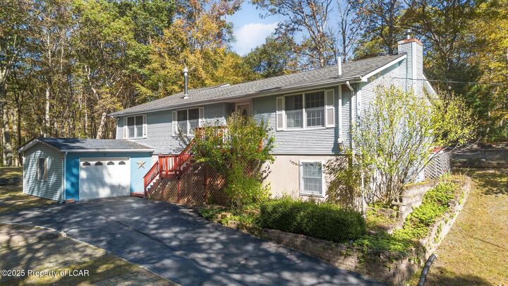 124 Portage Lane  Lords Valley PA 18428 photo