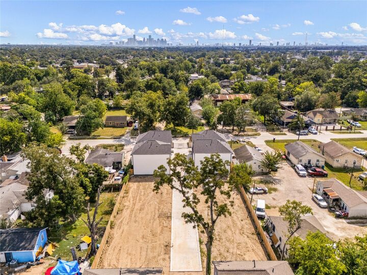 Property Photo:  241 Rebecca Street A  TX 77022 