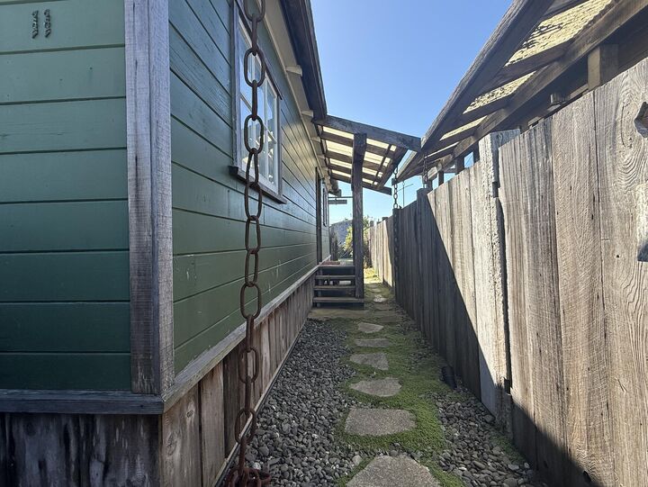 Property Photo:  11 Crab Street  CA 95503 